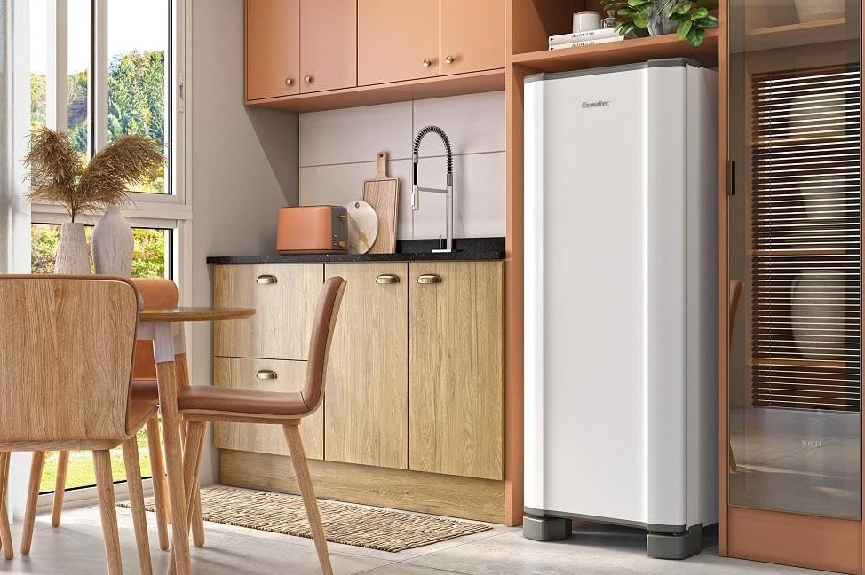 Geladeira ESMALTEC 245l degelo manual inverter ROC31 PRO Branco 127v