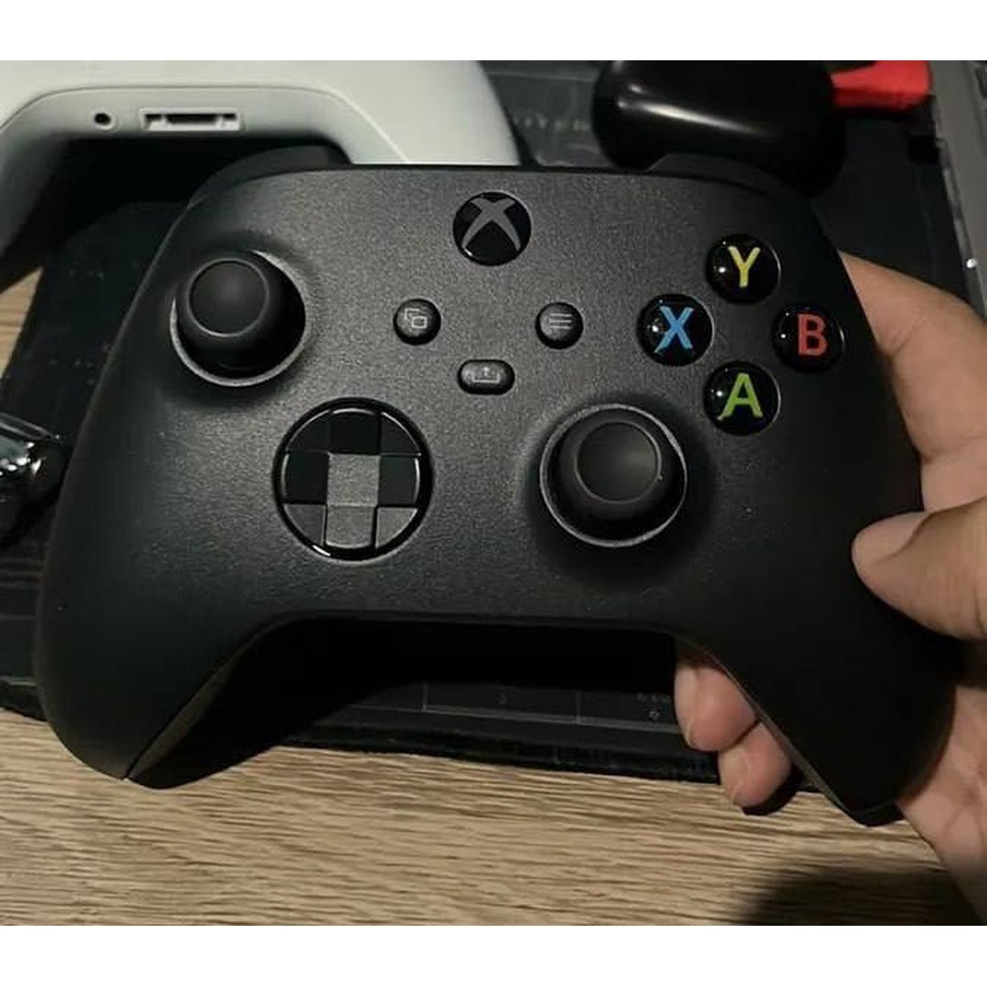 Controle Sem Fio Xbox Series 1V8-00013 + Cabo USB Preto