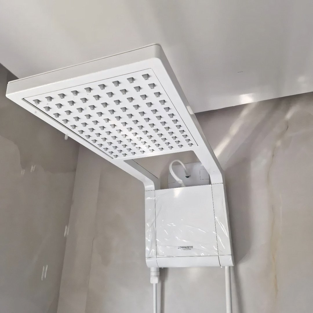 Chuveiro Lorenzetti Acqua Ultra Storm Cor Branco Elétrico De Parede 7800W 220V